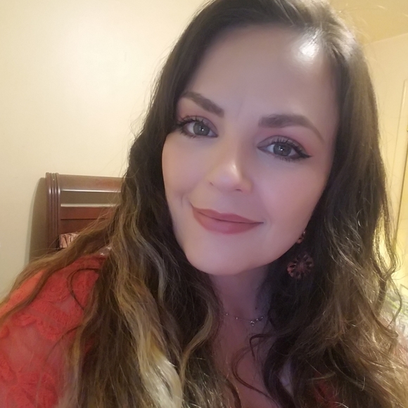 Meet your Posher, Brittany - Picture 2 of 9